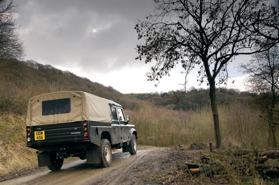  Land Rover Defender 2006 года  (фото 104 из 227)
